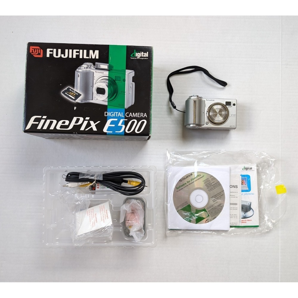 Fujifilm FinePix e500 in Box w/ Cords Manual & Memory Card Tested Working